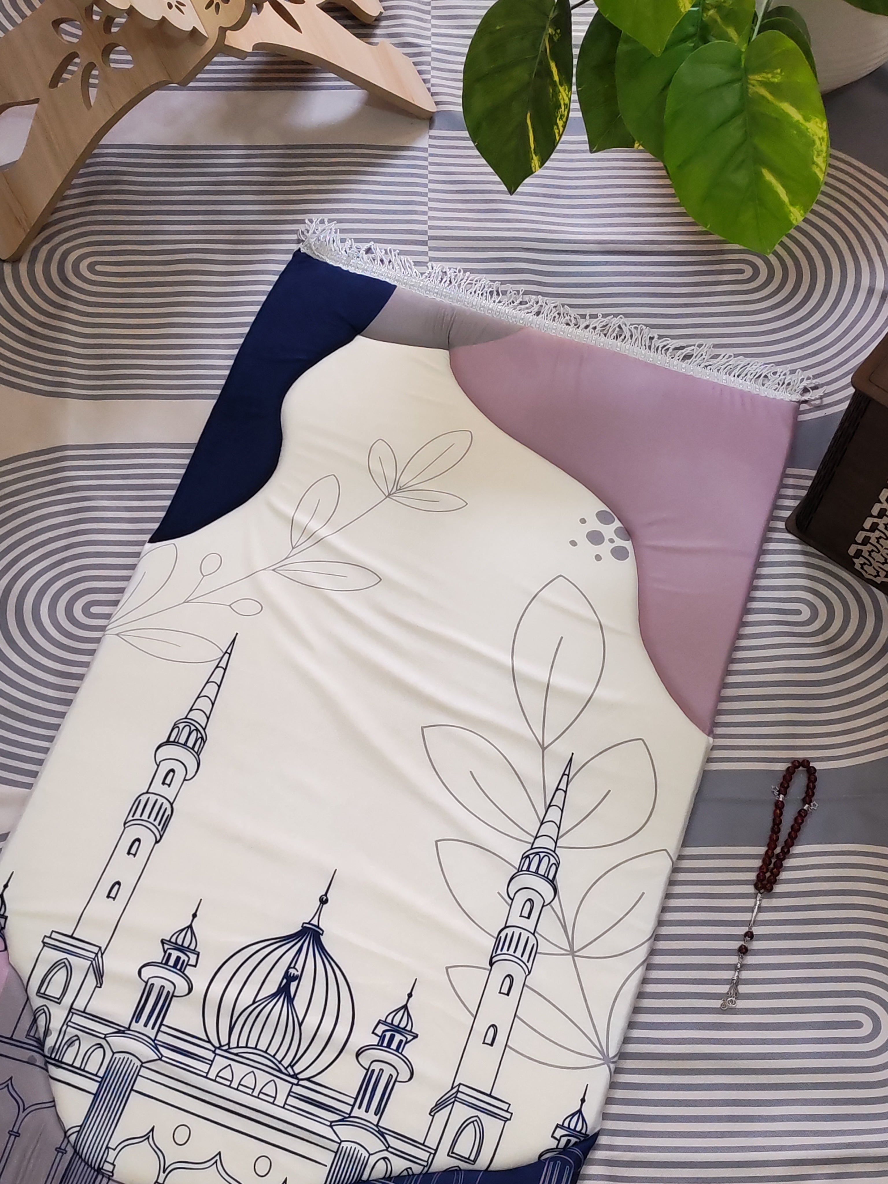 سجادة صلاة فاخرة – لوتس بنفسجي