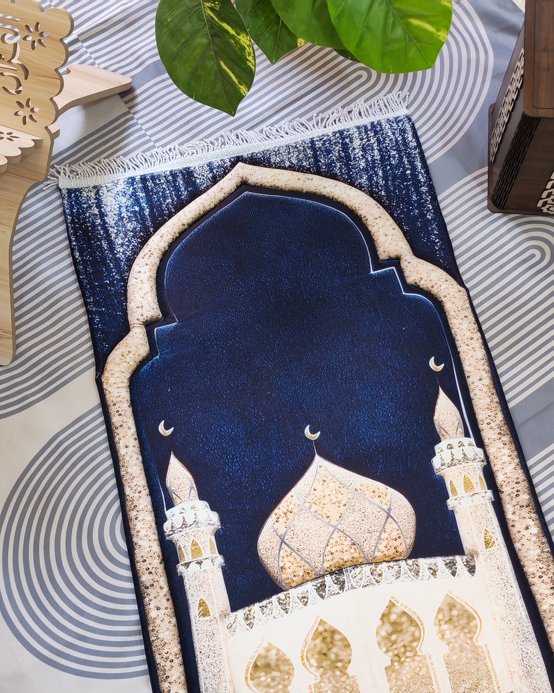 سجادة صلاة مبطنة | المحراب الذهبي