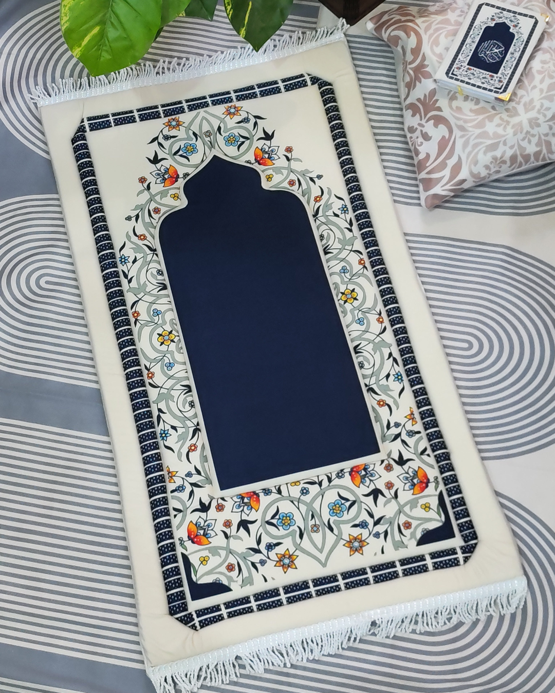 سجادة صلاة مبطنة | الأندلس كحلي