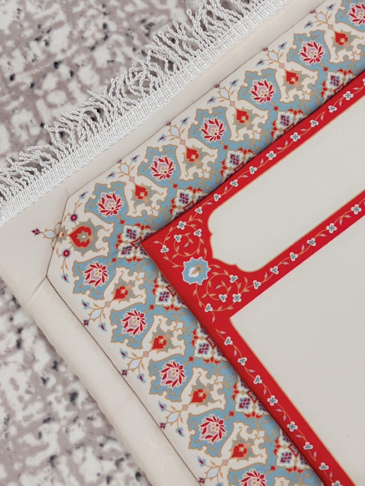 مصليه مبطنه